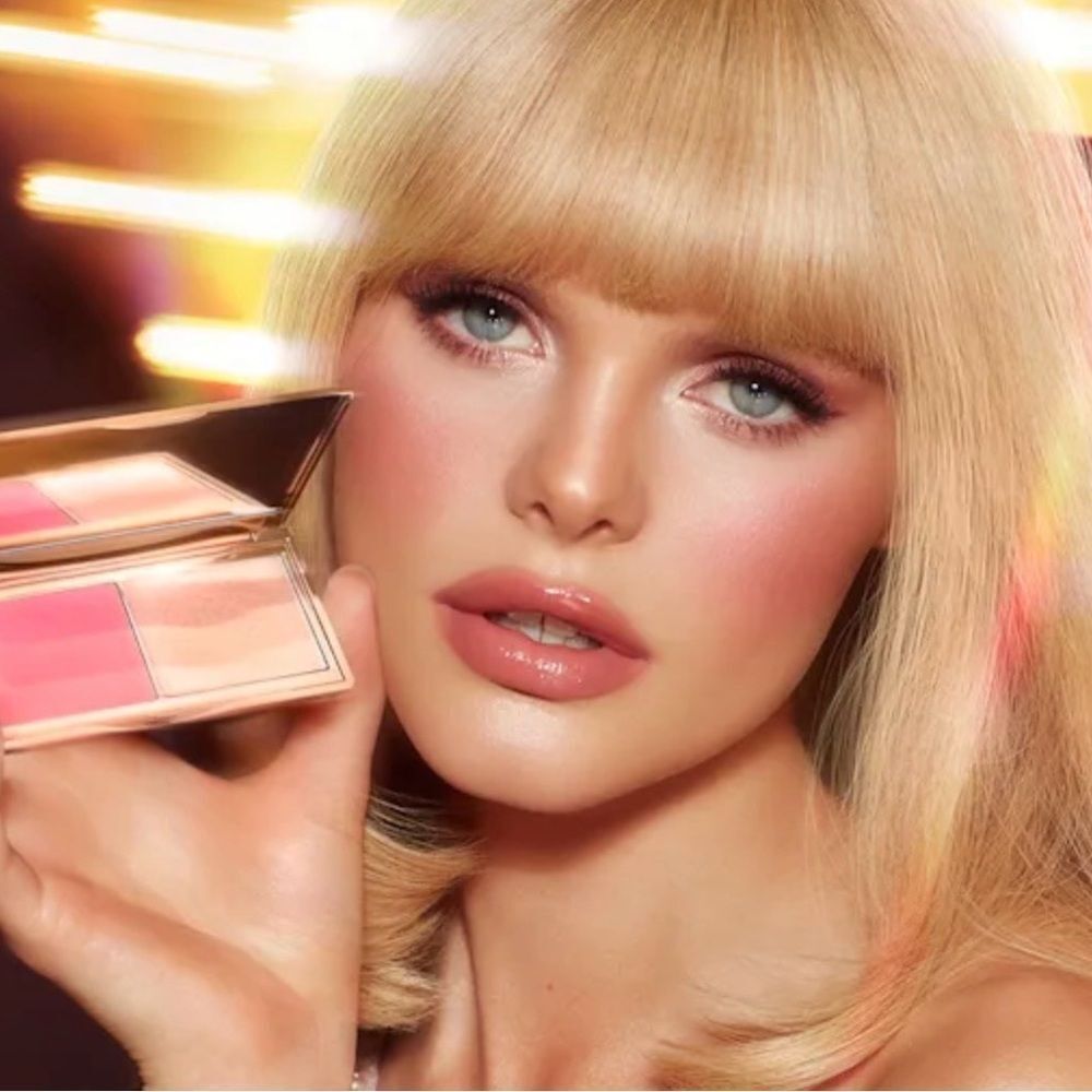 NWT Charlotte Tilbury HOLLYWOOD BLUSH & GLOW GLIDE PALETTE
LIGHT TO MEDIUM - Picture 3 of 11
